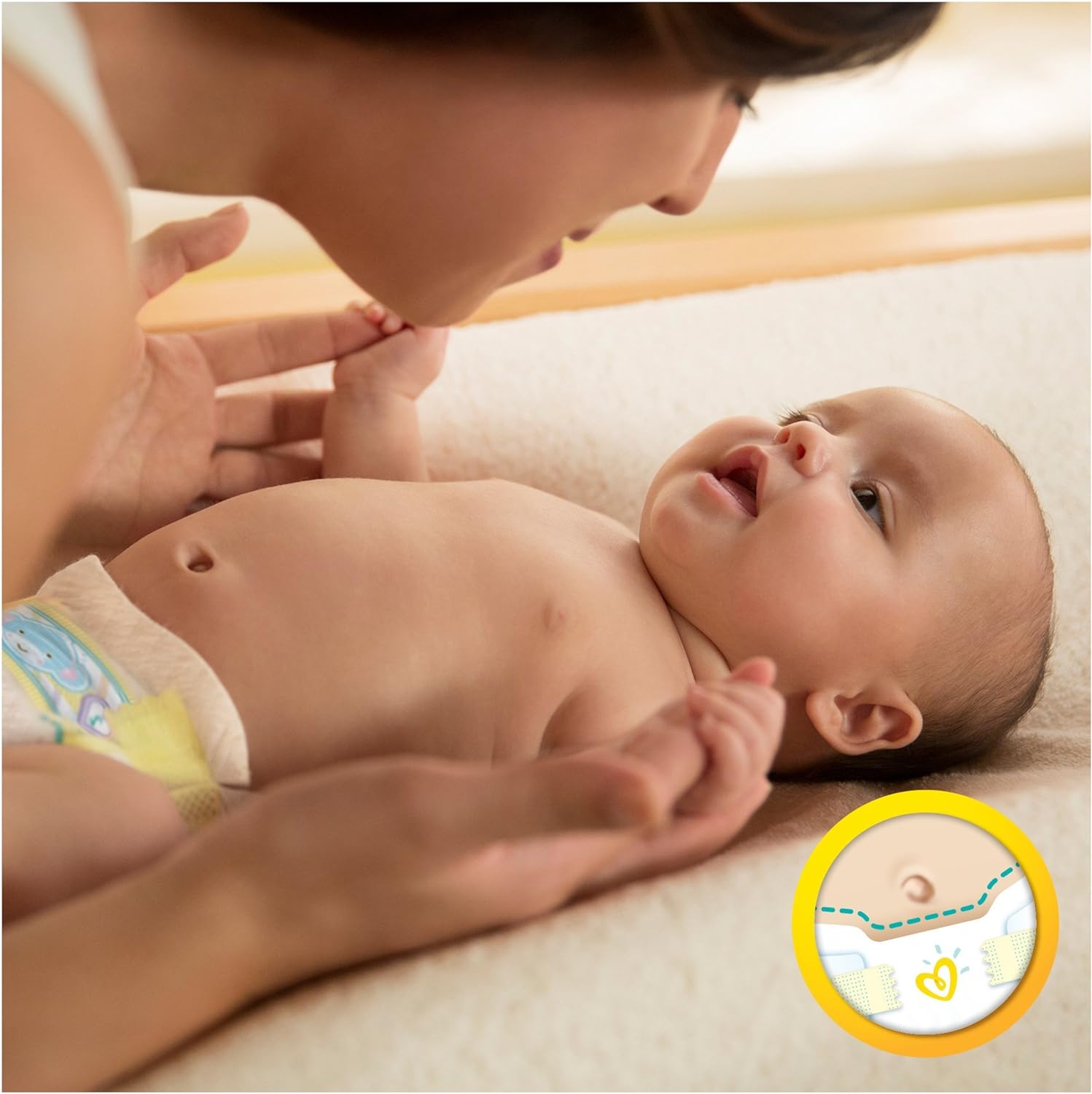 Pampers Premium Protection Baby Nappies, Size 0 Micro (1.5-2.5 kg) Carrying Pack, Pack of 1 (1 x 24 Items) - Image 3